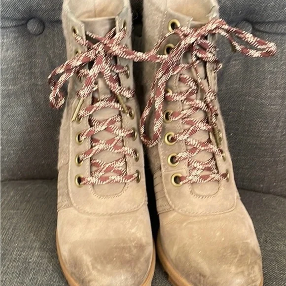 Sorel Women's Tan Lace-Up Boots - Picture 5 of 7